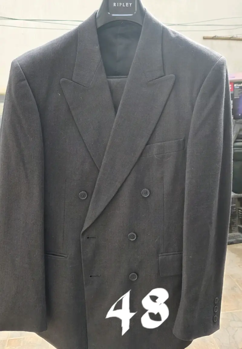 Terno negro Baglioni talla 48 - 4