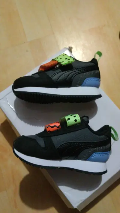 Zapatillas infantiles Puma negras N°20- 13 cm - miniatura 2