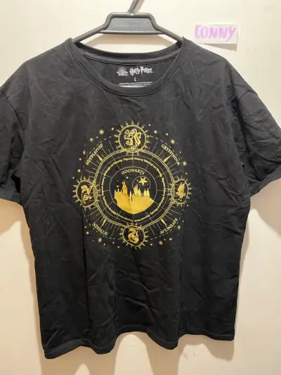 Polera negra Harry Potter Hogwarts L - miniatura 1
