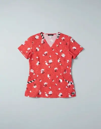 Blusa médica roja con estampado floral marca Elle - miniatura 4