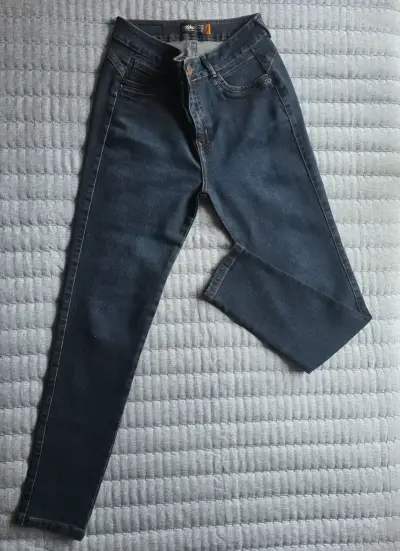 Jeans azul oscuro para mujer talla 40 - miniatura 1