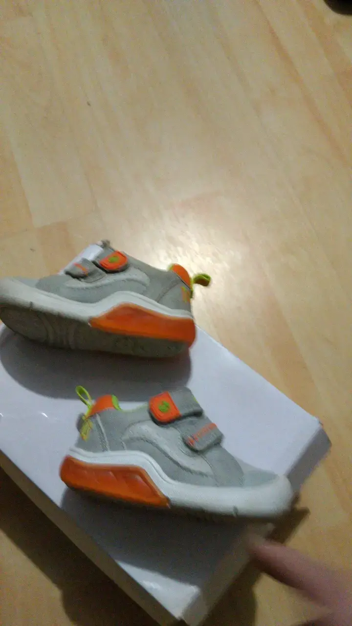 Zapatillas bubble Gummers con luces niño N°19 nue - 1