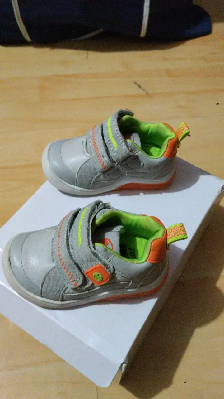 Zapatillas bubble Gummers con luces niño N°19 nue - 5