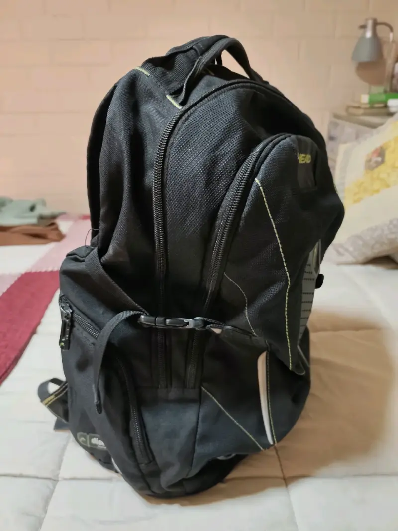 Mochila Head negra deportiva con múltiples compartimentos - 2