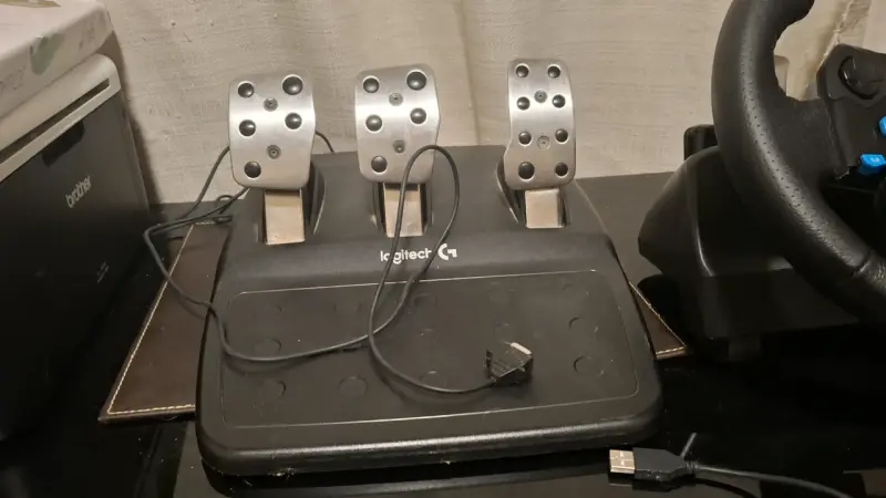 Volante Logitech G29 + Palanca de Cambios PS/PC - 4