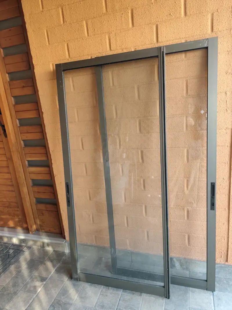 Ventana corredera de aluminio con vidrio - 2