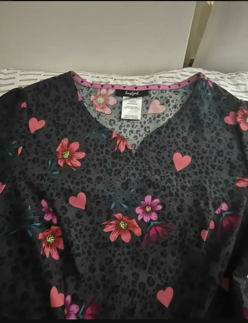 Blusa médica estampada Marca HeartSoul - 2