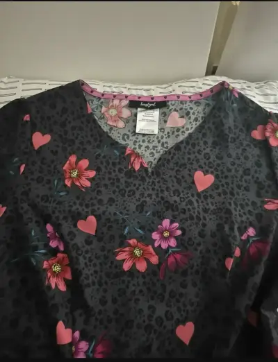 Blusa médica estampada Marca HeartSoul - miniatura 2