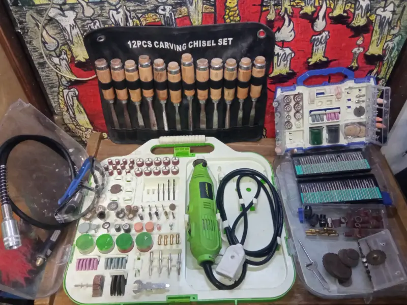 Dremel ,gubias y accesorios varios - 1