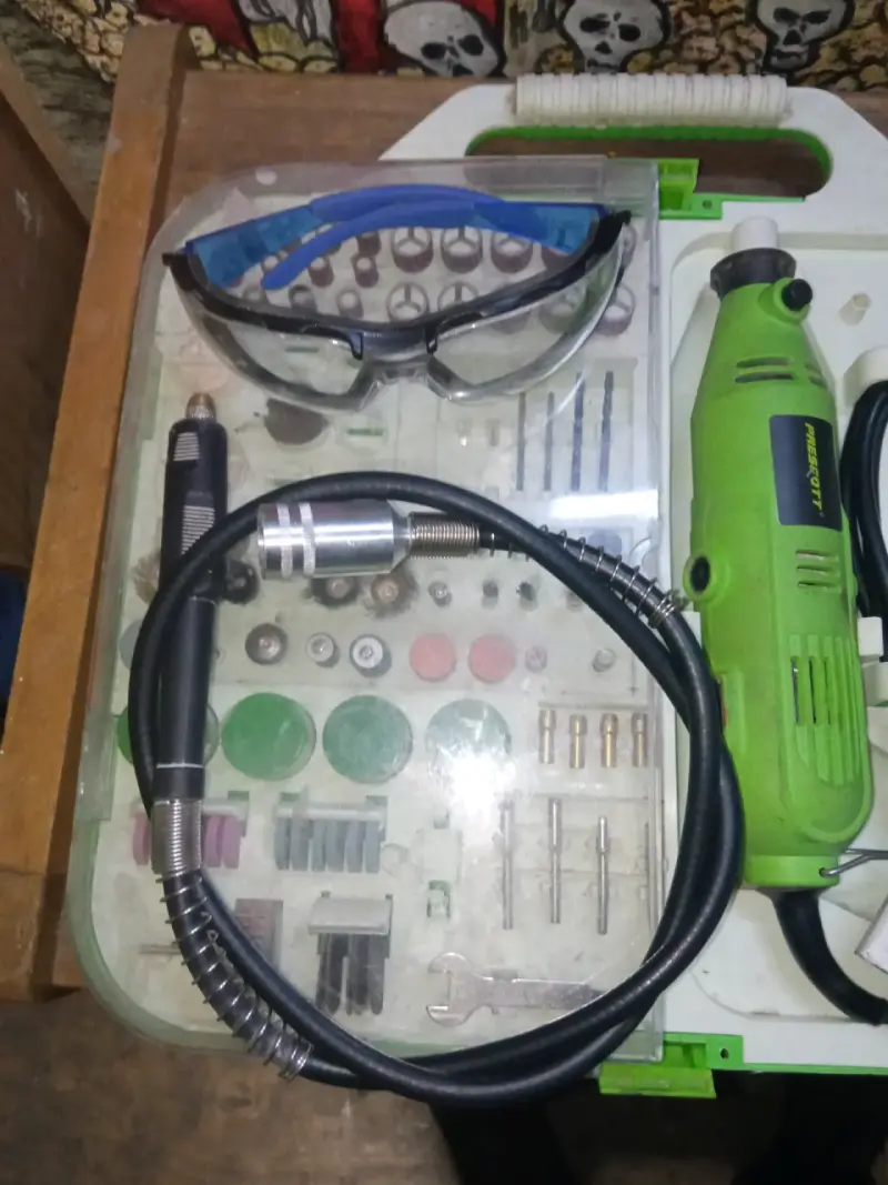 Dremel ,gubias y accesorios varios - 4