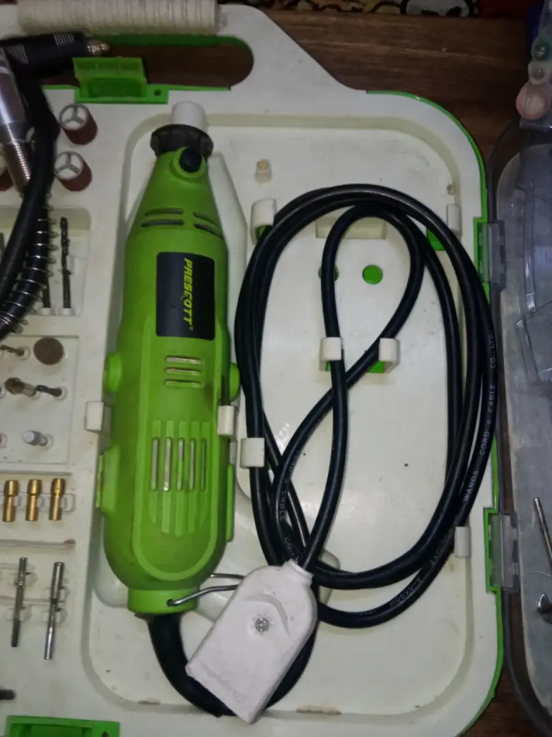 Dremel ,gubias y accesorios varios - 5
