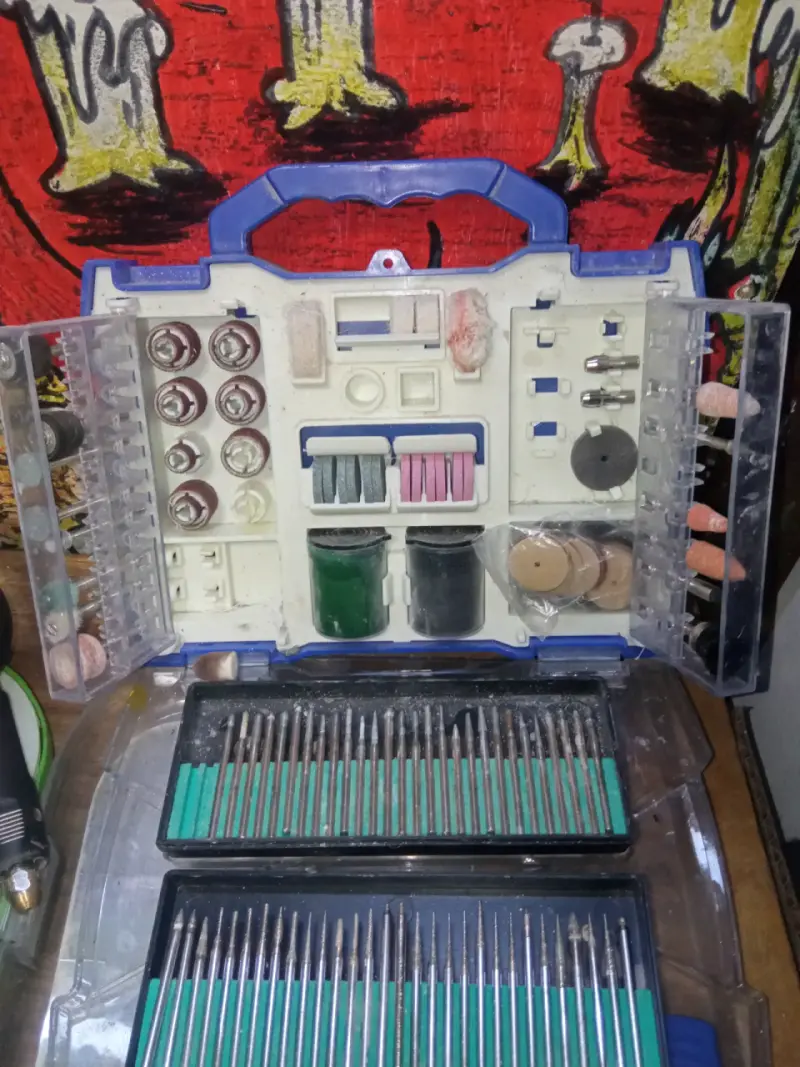 Dremel ,gubias y accesorios varios - 6