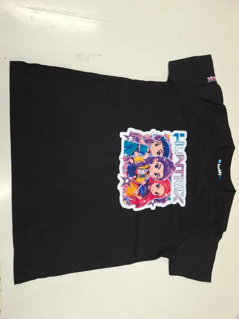 Polera negra Huntrix para niños talla 9/10 - 2