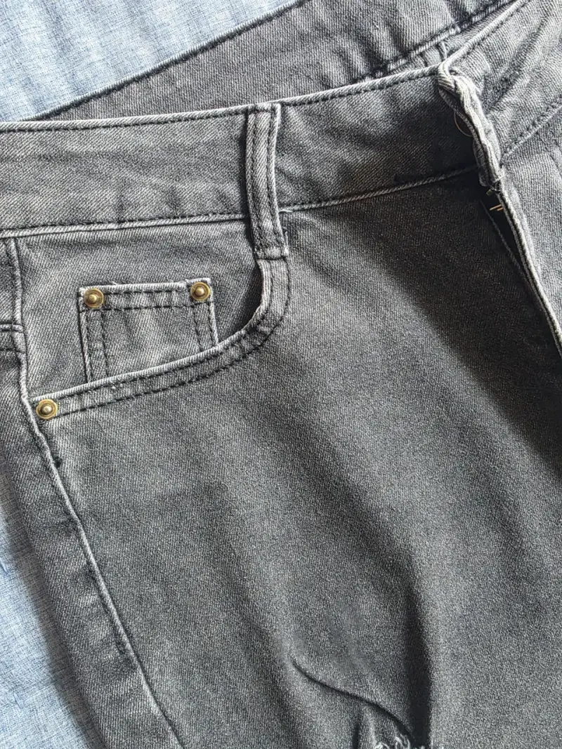 Jeans grises desgastados para mujer - 2
