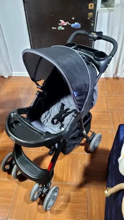 Coche de bebé Infanti con portavasos - miniatura 2
