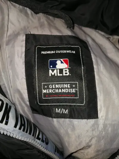 Chaqueta acolchada Yankees negra con capucha - miniatura 2