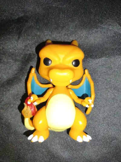 Figura de colección Charizard Pokémon - miniatura 1