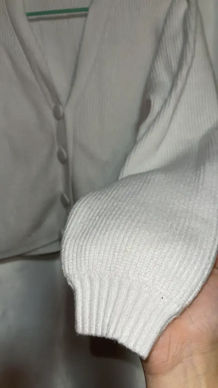 Cardigan blanco de punto con botones - 3