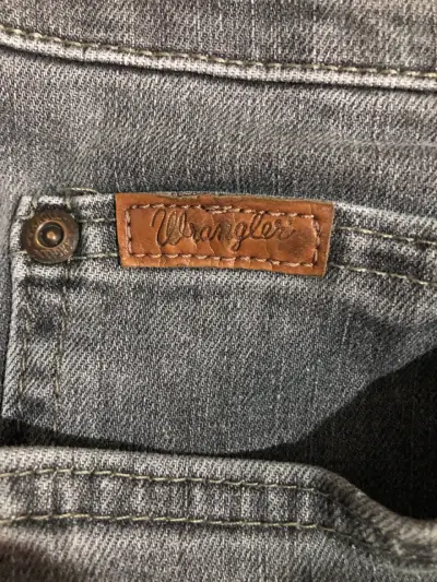 Jeans grises de mezclilla para hombre - miniatura 4
