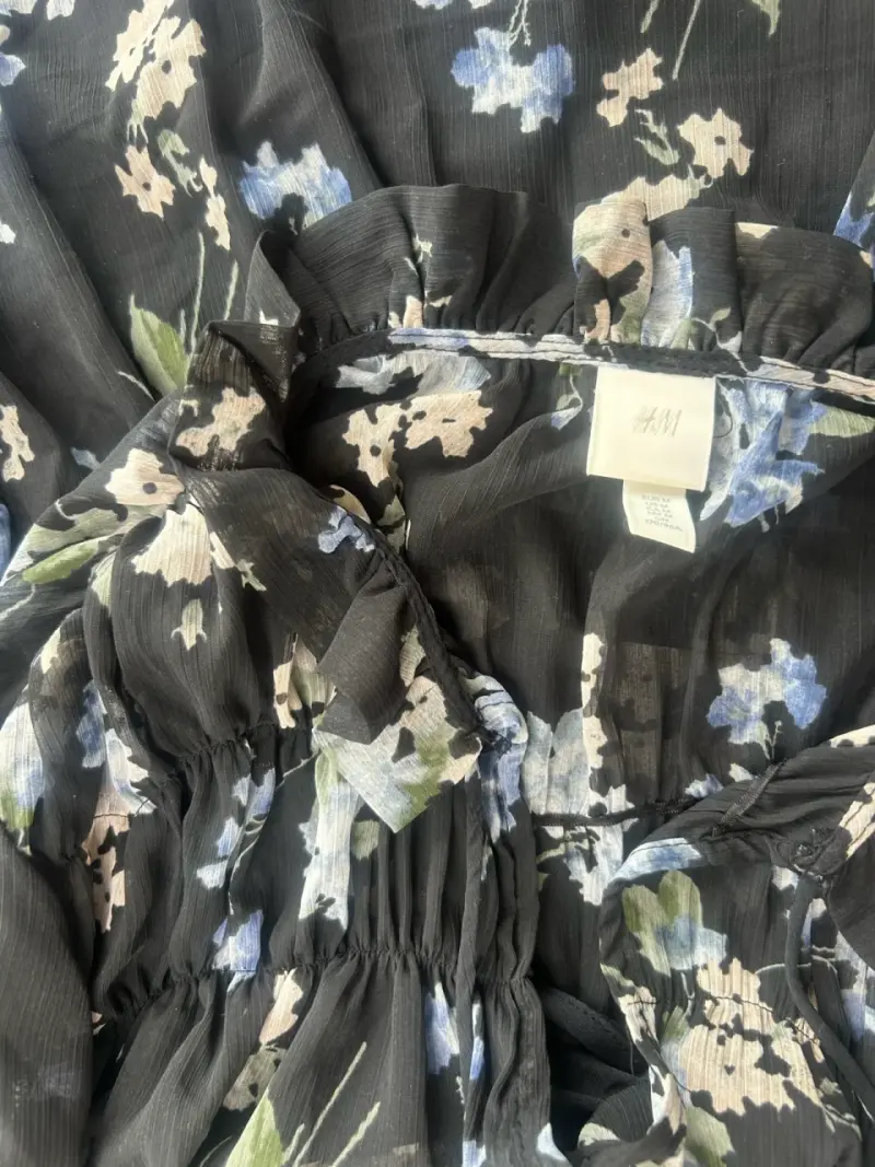 Vestido floral negro de manga larga - 4