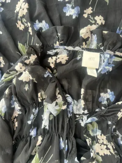 Vestido floral negro de manga larga - miniatura 4