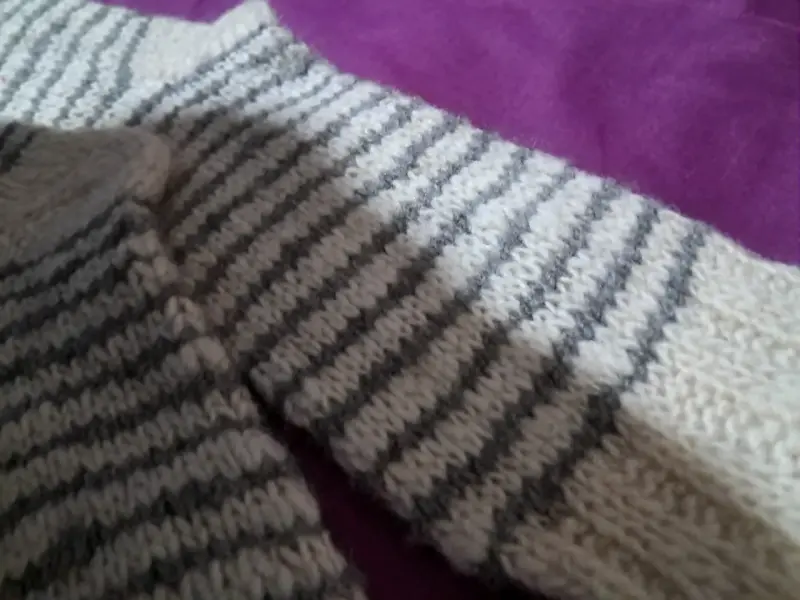 Calcetines de lana a rayas gris y blanco - 4