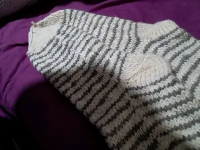 Calcetines de lana a rayas gris y blanco - miniatura 5