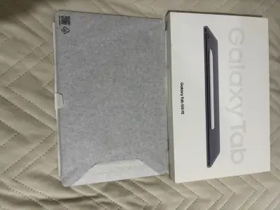 Tablet Samsung Galaxy Tab S10 FE - miniatura 2