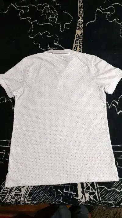 Polera polo blanca Zibel con diseño de puntos - miniatura 2