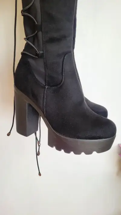 Botas negras de plataforma - miniatura 1