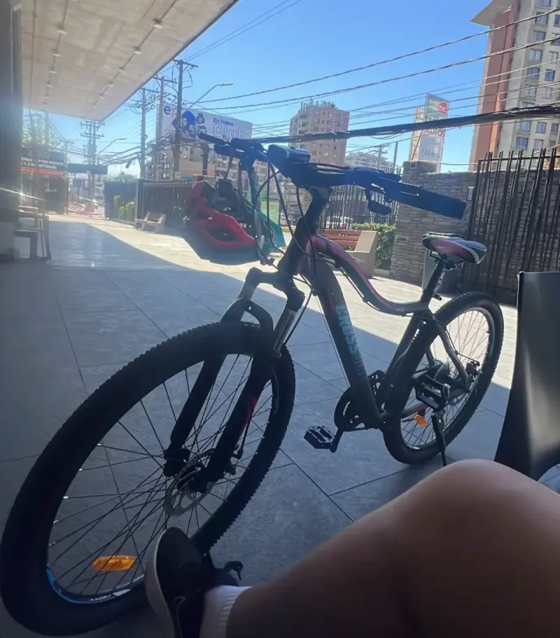 Bicicleta de montaña Cross negra