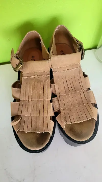 Sandalias de gamuza con flecos - miniatura 1