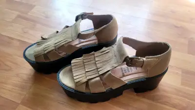 Sandalias de gamuza con flecos - miniatura 4