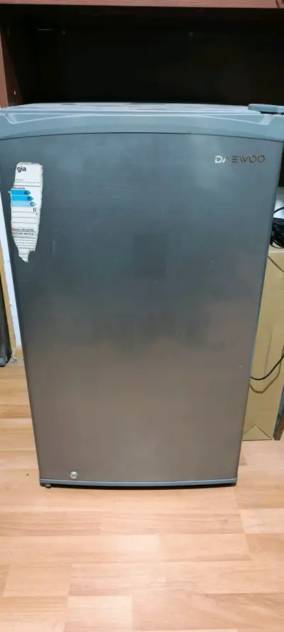 Refrigerador Daewoo compacto gris - miniatura 1