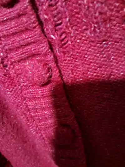 Cardigan rojo tejido para mujer - miniatura 3