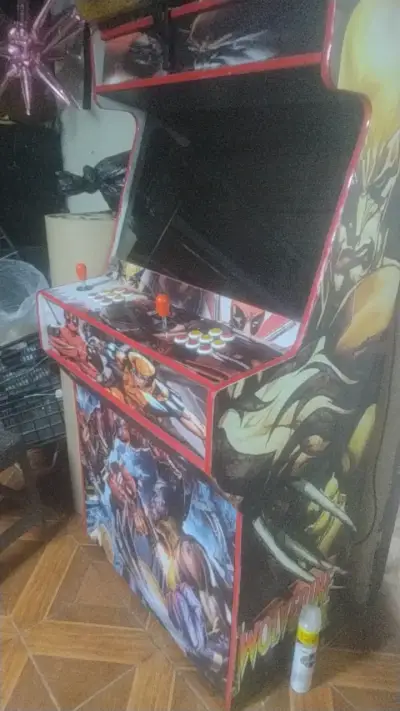 Máquina arcade temática de superhéroes - miniatura 3
