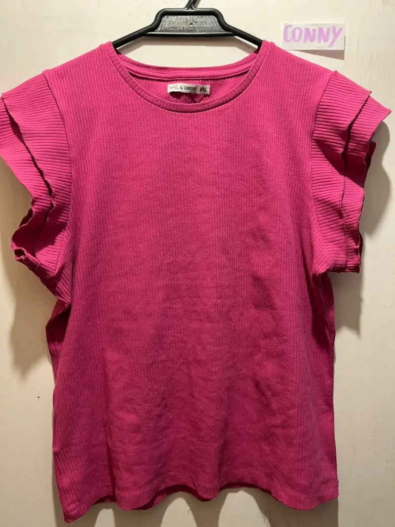 Polera fucsia con volantes Corona XXL - 1