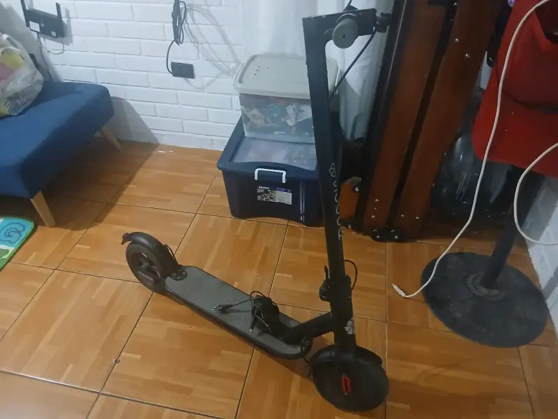 Scooter eléctrico plegable en buen estado - 1