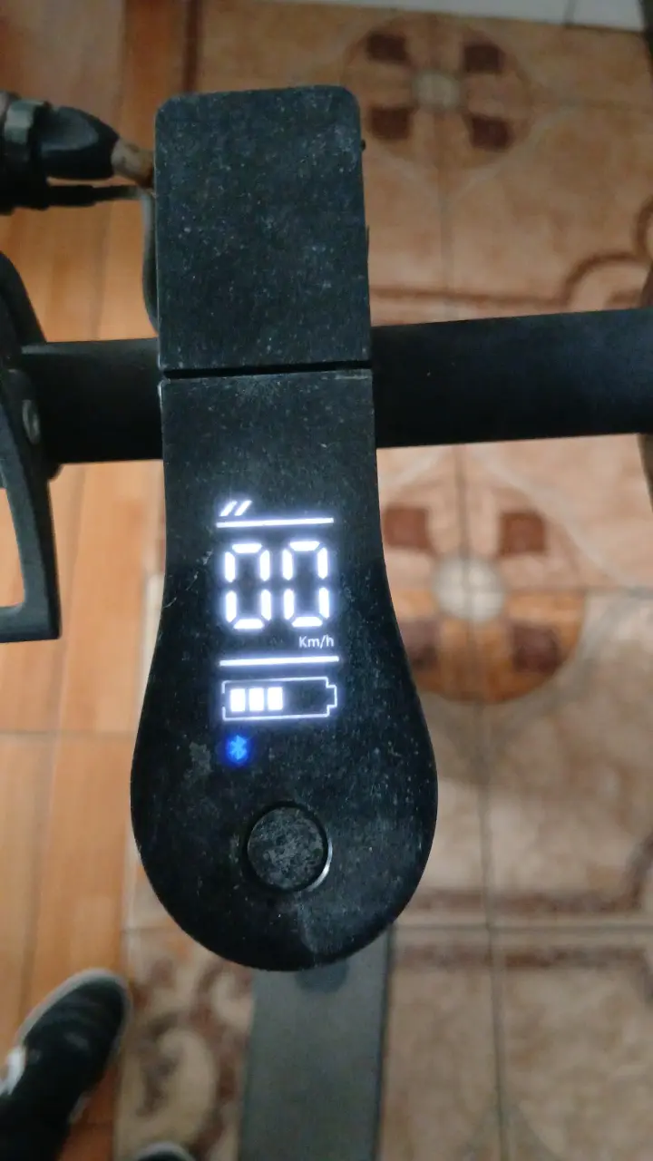 Scooter eléctrico plegable en buen estado - 2