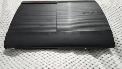 Consola PS3 Slim negra en buen estado - miniatura 3