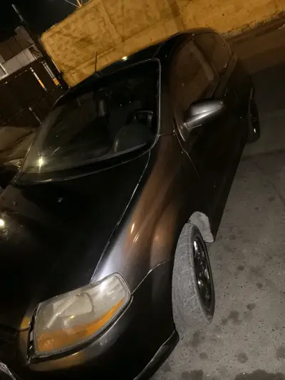 Auto compacto negro en buen estado - miniatura 4