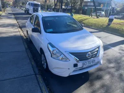 Nissan Versa V-drive 2021 - miniatura 1