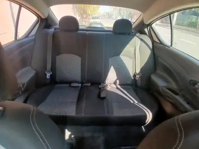 Nissan Versa V-drive 2021 - miniatura 4