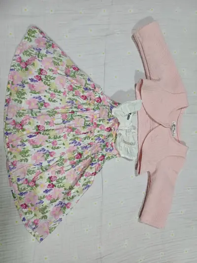 Vestido floral para niña con bolero rosa - miniatura 2