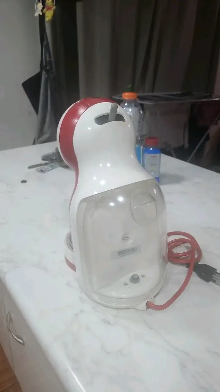 Cafetera de cápsulas roja y blanca - 2