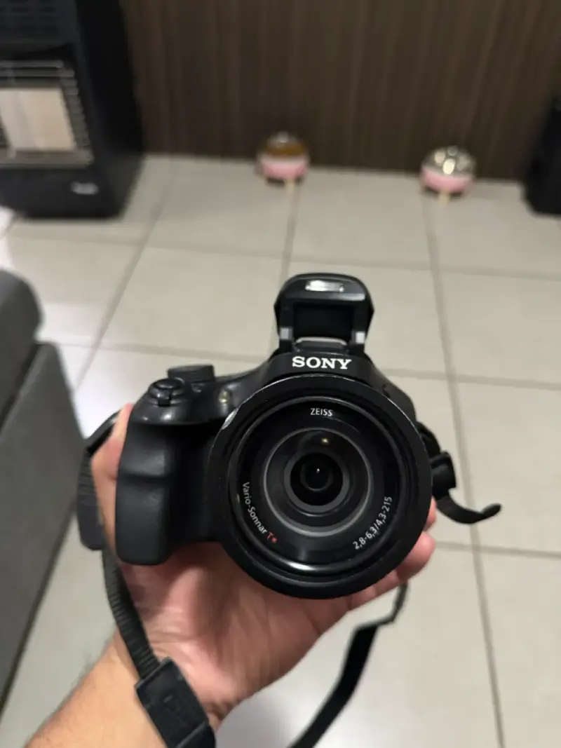 Cámara Sony HX400v con accesorios y estuche - 2