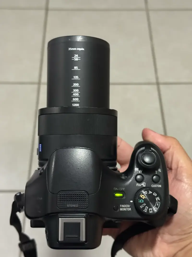 Cámara Sony HX400v con accesorios y estuche - 4