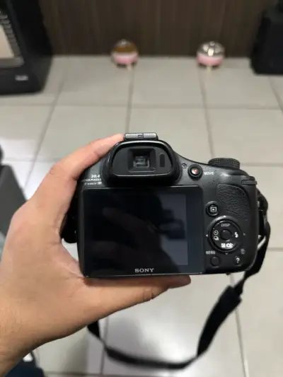 Cámara Sony HX400v con accesorios y estuche - miniatura 6