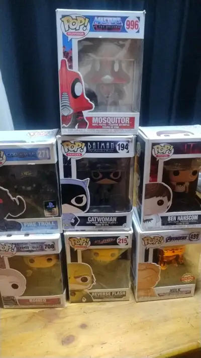 Colección de figuras Funko Pop en caja - miniatura 2