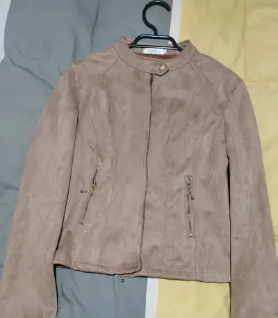 Chaqueta de gamuza beige con cierre - miniatura 1